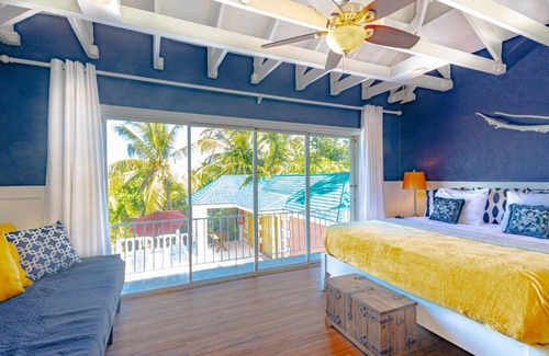 Gambier Apartment | Pool Cottage BC