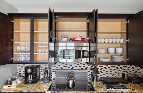 Barker House | Pool Escape | Games | Wi-Fi | BBQ Yard | Sleep 16