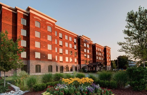 Wilmington Condo | Pool. Free Breakfast. Gym. Near Wrightsville Beach.