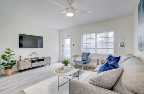 Middle River Terrace Apartment | Pool Free Wifi Parking Smart Tv
