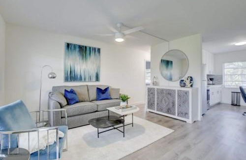 Middle River Terrace Apartment | Pool Free Wifi Parking Smart Tv