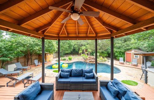 Wetmore House | Pool, Games & Bbq Luxury Texas Home