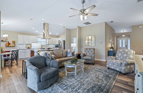 Belvedere House | Pool, Golf Course View Home, 4 place golf cart