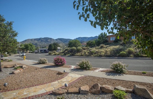 Northeast Heights House | POOL & GORGEOUS VIEWS Atop Albuquerque