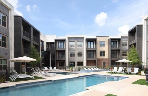 McKinney Apartment | Pool + Gym + Parking 1BR King Suite A