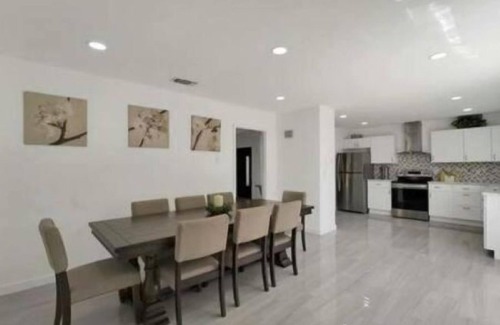 Richardson Apartment | Pool - Gym - Patio - Firepit - Outdoor Space