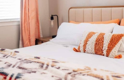 Clearfield Apartment | Pool+Hiking+Lagoon+Gym+Hot Tub+Sleeps 5+Clean+Cozy