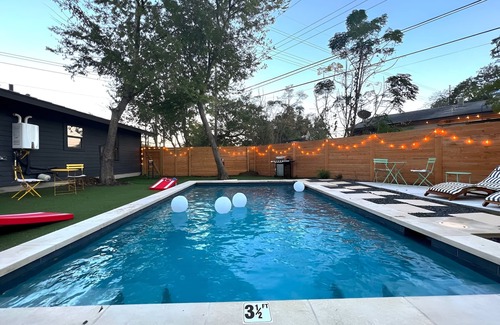 MLK House | Pool Home Encore: 6min drive to Rainey St
