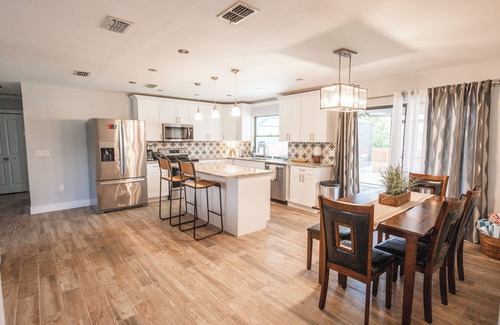 San Carlos Park House | Pool Home in Beautiful San Carlos, 10 Mins from airport, 15 Mins from beach