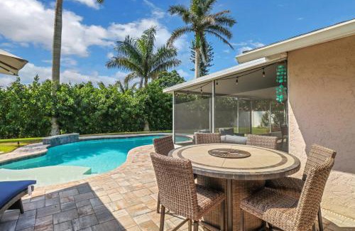 Central Naples House | Pool Home Near Downtown, 5th Ave, Beaches & Pier