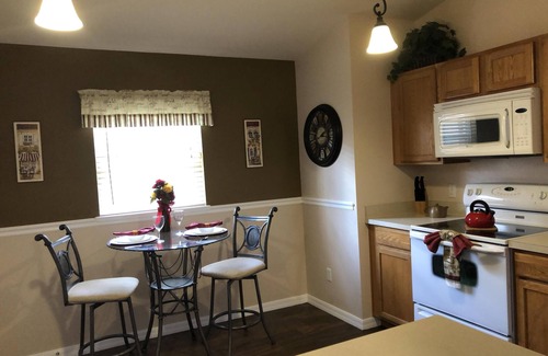 Sandy Ridge House | POOL HOME. PROMO RATES. CLOSE TO THEME PARKS + GOLF. EXTREMELY CLEAN. WIFI & BBQ