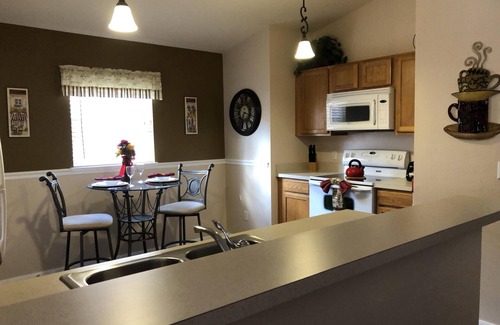 Sandy Ridge House | POOL HOME. PROMO RATES. CLOSE TO THEME PARKS + GOLF. EXTREMELY CLEAN. WIFI & BBQ