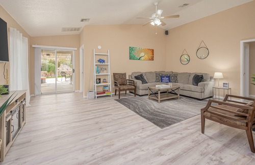 Bullhead City House | Pool Home with Spa near Lake, River & Casinos