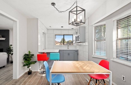 McKinney House | Pool & hot SPA, 5 Bed 3.5 Bath sleep 16 people