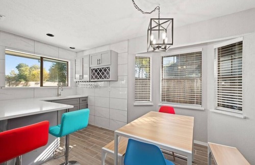 McKinney House | Pool & hot SPA, 5 Bed 3.5 Bath sleep 16 people