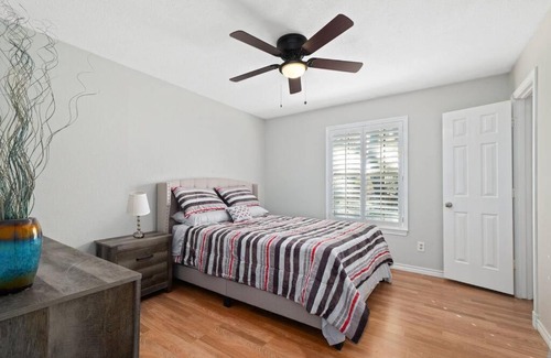 McKinney House | Pool & hot SPA & 5 bedroom 3 full bath