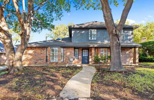 McKinney House | Pool & hot SPA & 5 bedroom 3 full bath