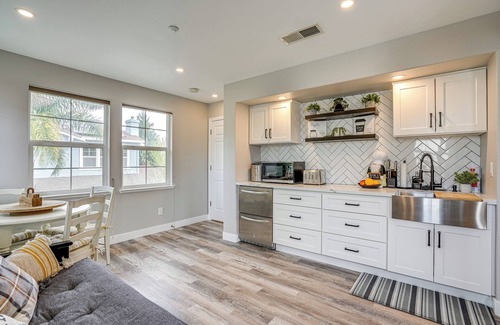 Brentwood Apartment | Pool & Hot Tub Access: Brentwood Getaway!