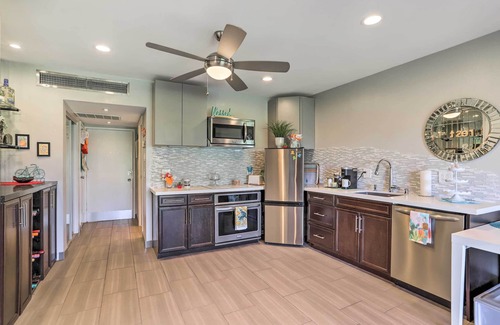 Palm Desert Apartment | Pool & Hot Tub Access: Palm Desert Studio Condo