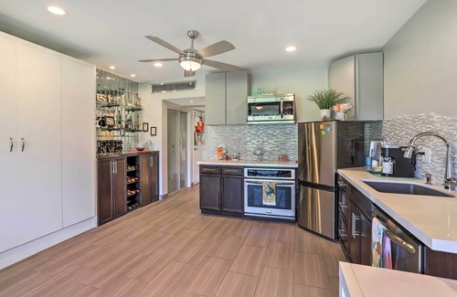 Palm Desert Apartment | Pool & Hot Tub Access: Palm Desert Studio Condo