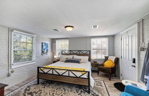 Hammond House | Pool, Hot Tub, Deck, King Bed