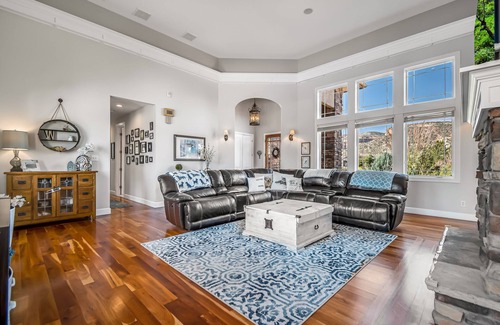Redlands House | Pool, Hot Tub, Fire Pit, Privacy & Views Galore make for the Perfect Getaway!