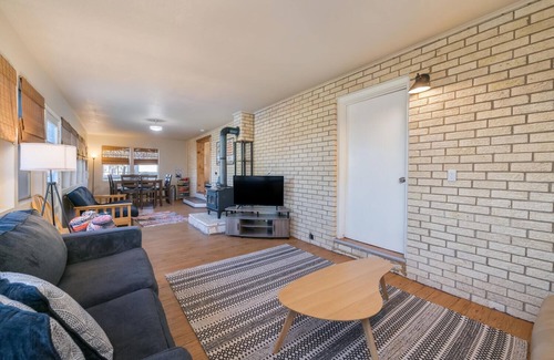 Laguna Park House | Pool, Hot Tub, Fire Pit & 200 Yards to Lake