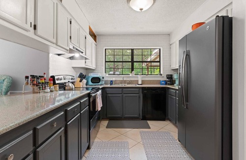 Brunswick House | *Pool *Hot tub *Fire pit *Fence *Game room *Private