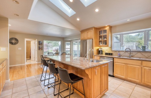 Sebastopol House | Pool + Hot Tub + Game Room | Mins from Sebastopol & Russian River | Baker Ln