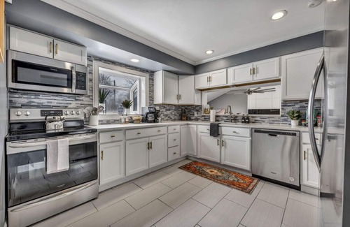Ashtabula Apartment | Pool|Hot Tub|Game Room|Sleeps 8