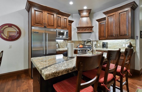 Park City House | Pool, Hot Tub, Gym Juniper Landing 2 bedroom Canyons Retreat