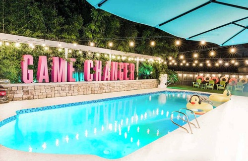 Casselberry House | Pool, Hot Tub, Massage Chair, Golf, & Music Vibes!