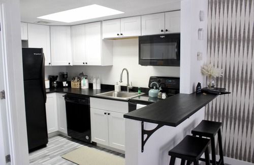 Riverside Condo | Pool & Hot Tub | Multi-Streaming | By Airport, ASU