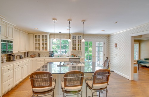 Franklin House | Pool, Hot Tub & Outdoor Theater: Franklin Retreat
