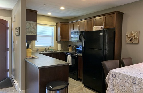 Regional District of Nanaimo Cottage | Pool & hot-tub, Peaceful & Immaculate