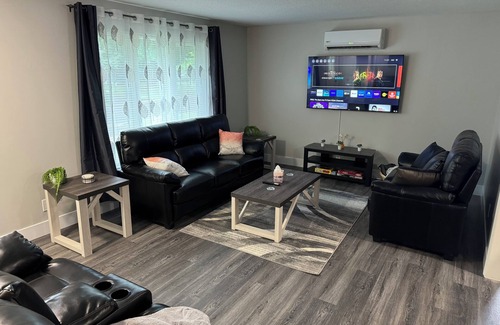 Fredericton House | Pool | Hot Tub | Pet Friendly