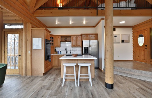 Lancaster House | Pool, Hot tub, Sauna, sleeps 29!