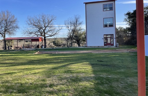 Mineral Wells House | Pool/Hot Tub, Spectacular Views, Sleeps 14: Ranch Property on the Brazos River