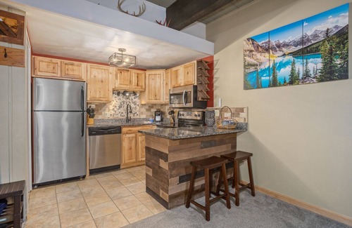 Steamboat Springs Condo | Pool, Hot Tub, Sauna, Tennis & Fitness Center, Ski In/Out - King Bed