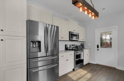 Lincolnville House | Pool, Hot Tub, Walk to Ice Plant, Smart TVs, BBQ