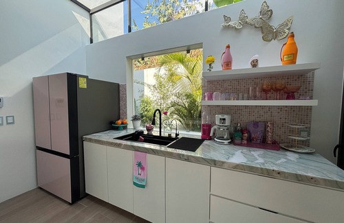 Raquet Club House | Pool House 311