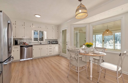 Lawrenceville House | Pool House/9beds/4Ba/Kings/Billiard/Air Hockey