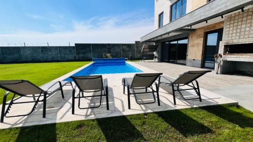 Nor-Nork Villa | Pool House