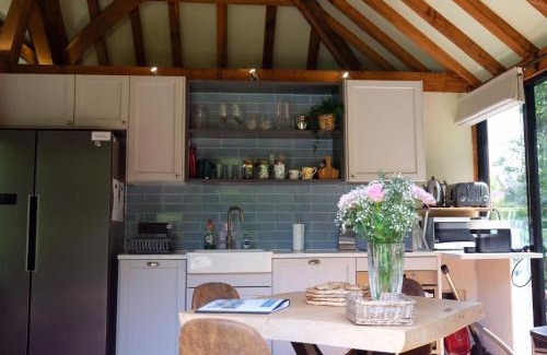 Streatley House | Pool House at Mill Cottage