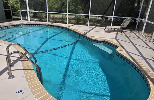 Citrus Springs House | Pool house fits 8 comfortably, 2 living rooms, close to rivers, ocean, springs