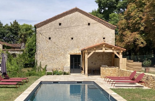 Saint-Chamassy Apartment | Pool House in a majestic and peaceful setting