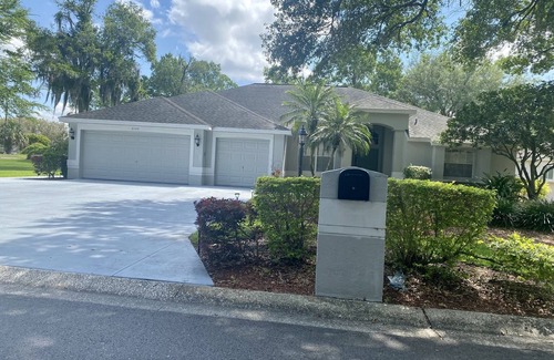 Plant City House | Pool House in Gated Community Close to TIA, Beaches, and Major Shopping King bed