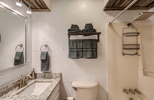 Wylie House | Pool house in Wylie, TX 10min. from George Bush Turnpike