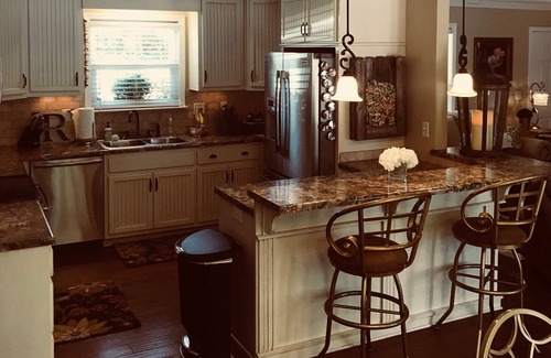 Cottondale House | Pool House of T-town