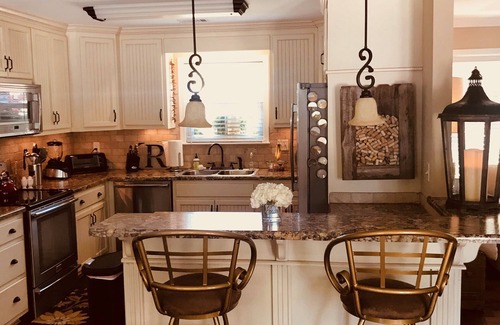 Cottondale House | Pool House of T-town